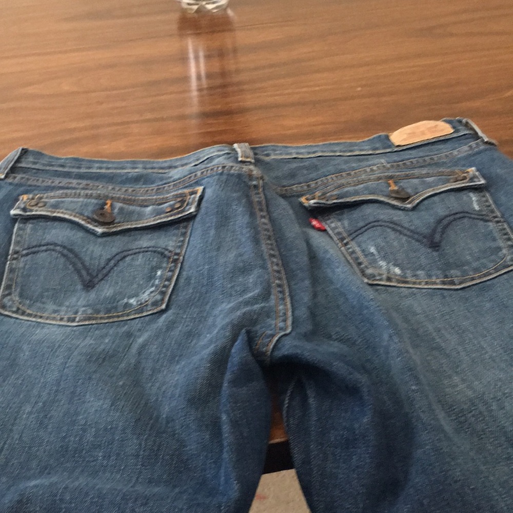 Ladies Levi’s - Picture 3 of 5